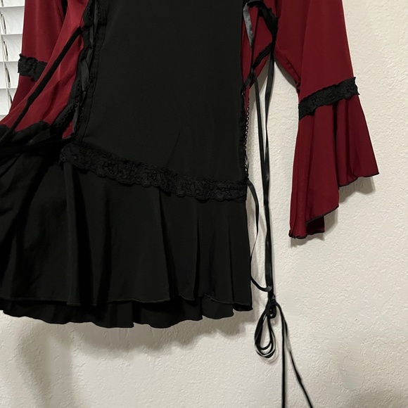 dare to wear black and burgundy long sleeve corset top - Picture 3 of 4